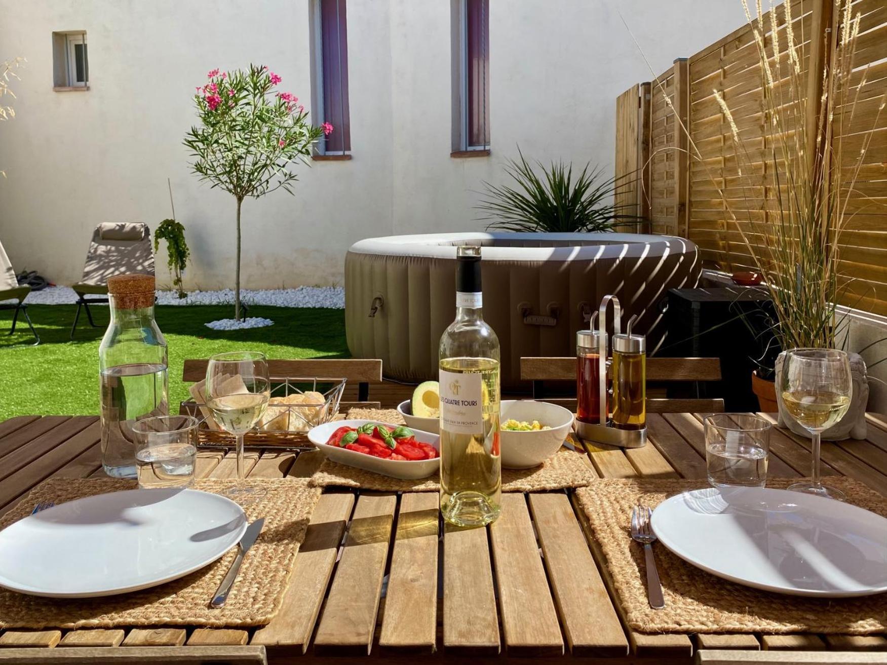 Tiny Harmony - Confortable Avec Jardin Et Jacuzzi Prives Pres D'aix En Provence